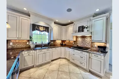 3683 Orchard Road, Wantagh, NY 11793 - Photo 10