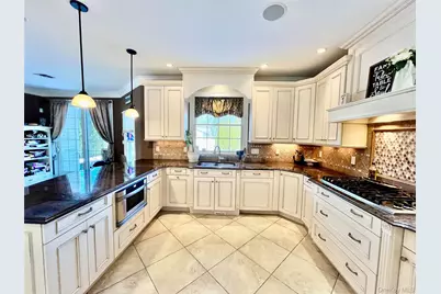 3683 Orchard Road, Wantagh, NY 11793 - Photo 10