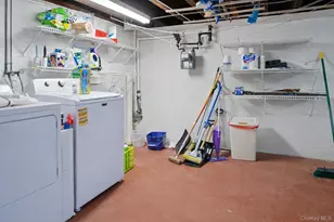 65-37 77th Pl, Middle Village, NY 11379 - Photo 20