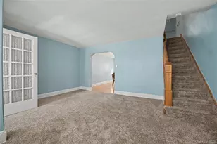 65-37 77th Pl, Middle Village, NY 11379 - Photo 4
