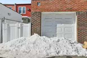 65-37 77th Pl, Middle Village, NY 11379 - Photo 28