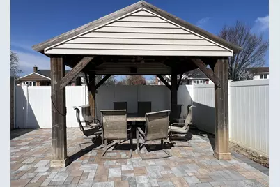 44 Bruce Lane, Westbury, NY 11590 - Photo 24