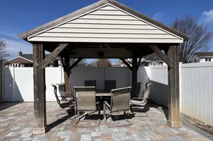 44 Bruce Ln, Westbury, NY 11590 - Photo 24