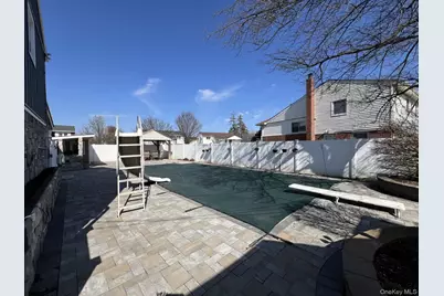 44 Bruce Lane, Westbury, NY 11590 - Photo 22