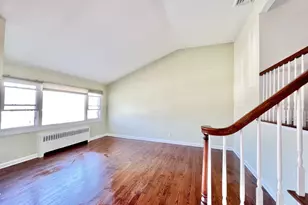 44 Bruce Ln, Westbury, NY 11590 - Photo 2