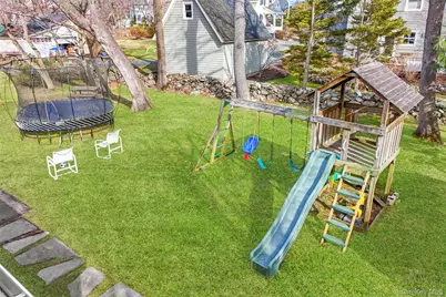 1054 Clay Avenue, Pelham, NY 10803 - Photo 34