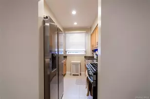 12 Edwards St, Roslyn Heights, NY 11577 - Photo 8