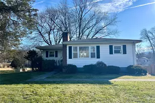 34 Cross St, New Windsor, NY 12553 - Photo 2