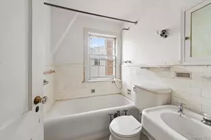 310 W 263rd St, Bronx, NY 10471 - Photo 18