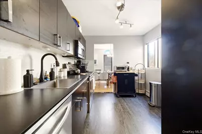 14 Granada Crescent #18, White Plains, NY 10603 - Photo 2