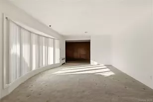 75 Mimosa Dr, East Hills, NY 11576 - Photo 6