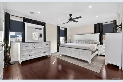 85 Pengon Circle, East Meadow, NY 11554 - Photo 16