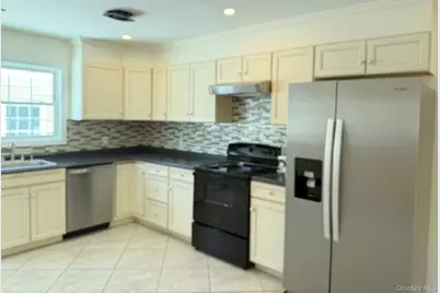 168 Woodycrest Drive, Farmingville, NY 11738 - Photo 4