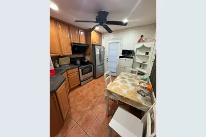 17 Cove Lane, Levittown, NY 11756 - Photo 2