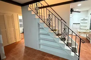 17 Cove Ln, Levittown, NY 11756 - Photo 2