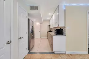 2 Valley Greens Dr, Valley Stream, NY 11581 - Photo 16