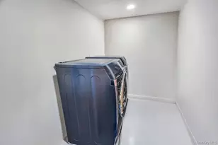 2 Valley Greens Dr, Woodmere, NY 11581 - Photo 18