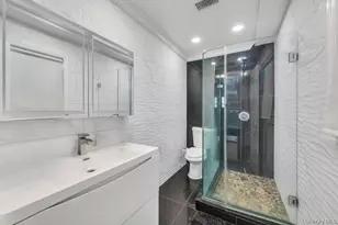 2 Valley Greens Dr, Woodmere, NY 11581 - Photo 28