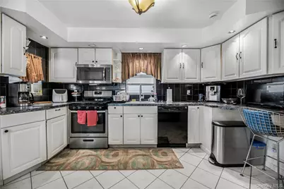 2415 St Raymonds Avenue, Bronx, NY 10461 - Photo 8