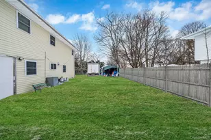 73 Olive St, Central Islip, NY 11722 - Photo 38