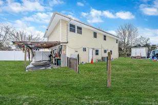 73 Olive St, Central Islip, NY 11722 - Photo 32