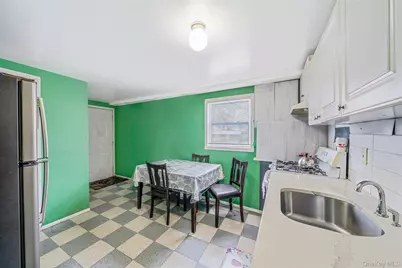 73 Olive Street, Central Islip, NY 11722 - Photo 18