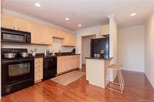 55 Clinton Ave, Rockville Centre, NY 11570 - Photo 4