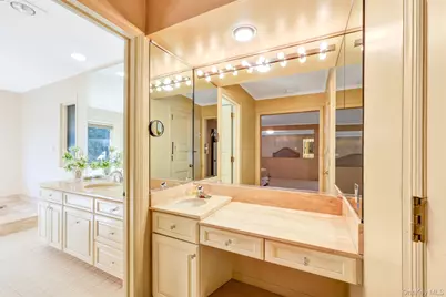 305 S Grandview Avenue, Monsey, NY 10952 - Photo 30