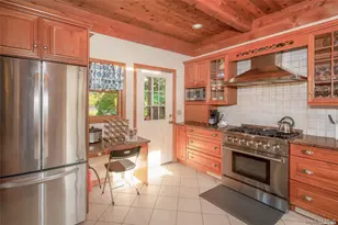 48 Oakhurst Rd, Hampton Bays, NY 11946 - Photo 12