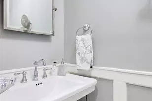 24 Hillcrest Ave, Roslyn, NY 11576 - Photo 14