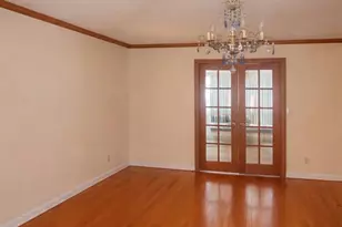 122 Rockaway Pkwy, Valley Stream, NY 11580 - Photo 8