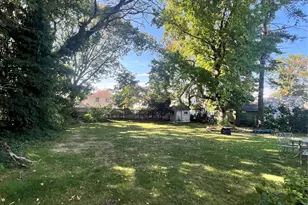 122 Rockaway Pkwy, Valley Stream, NY 11580 - Photo 8