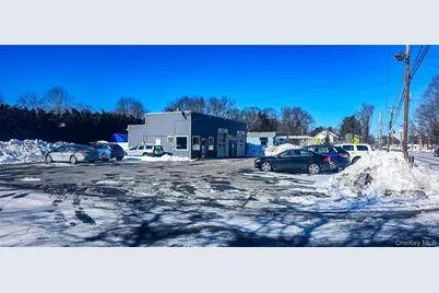 811 Violet Avenue, Hyde Park, NY 12538 - Photo 2