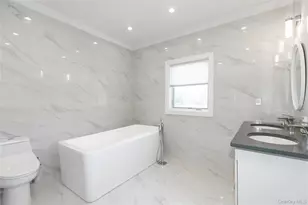 66 Essex Rd, Great Neck, NY 11023 - Photo 22