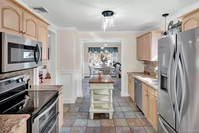 96 Brooksite Drive, Smithtown, NY 11787 - Photo 12