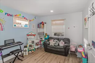 815 S 4th St, Lindenhurst, NY 11757 - Photo 14