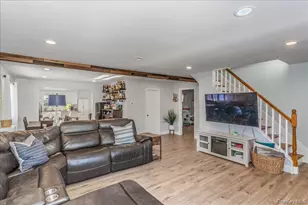 815 S 4th St, Lindenhurst, NY 11757 - Photo 6