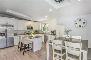 815 S 4th St, Lindenhurst, NY 11757 - Photo 12