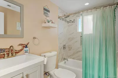 815 S 4th Street, Lindenhurst, NY 11757 - Photo 26