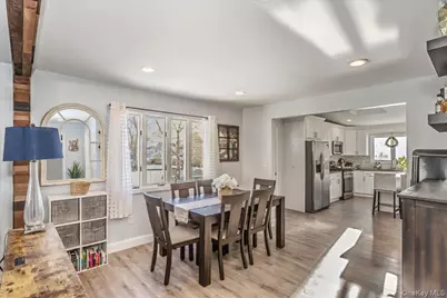 815 S 4th Street, Lindenhurst, NY 11757 - Photo 8