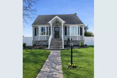 815 S 4th Street, Lindenhurst, NY 11757 - Photo 2