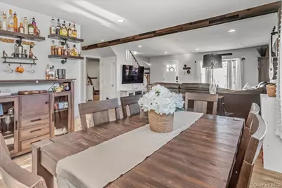 815 S 4th Street, Lindenhurst, NY 11757 - Photo 10