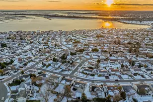 1981 Cynthia Ln, Merrick, NY 11566 - Photo 38