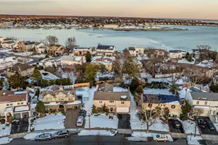 1981 Cynthia Ln, Merrick, NY 11566 - Photo 34