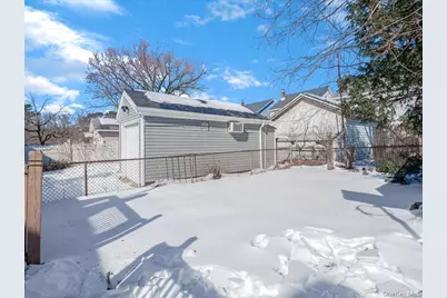 240-15 Mayda Road, Rosedale, NY 11422 - Photo 18