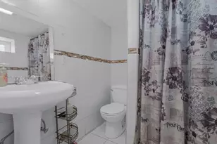 240-15 Mayda Rd, Rosedale, NY 11422 - Photo 16