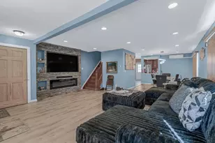 240-15 Mayda Rd, Rosedale, NY 11422 - Photo 4