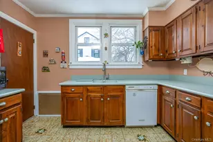 34 Mountain View Ave, Pearl River, NY 10965 - Photo 18