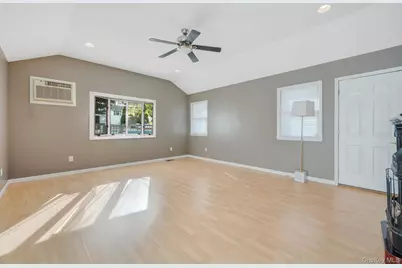 840 Jerusalem Avenue, Merrick, NY 11566 - Photo 18