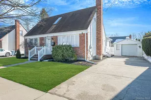 840 Jerusalem Ave, Merrick, NY 11566 - Photo 2